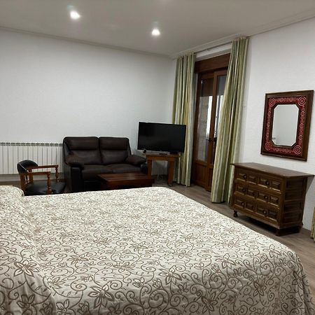 Hostal Aribel Longinos Серседилья Экстерьер фото