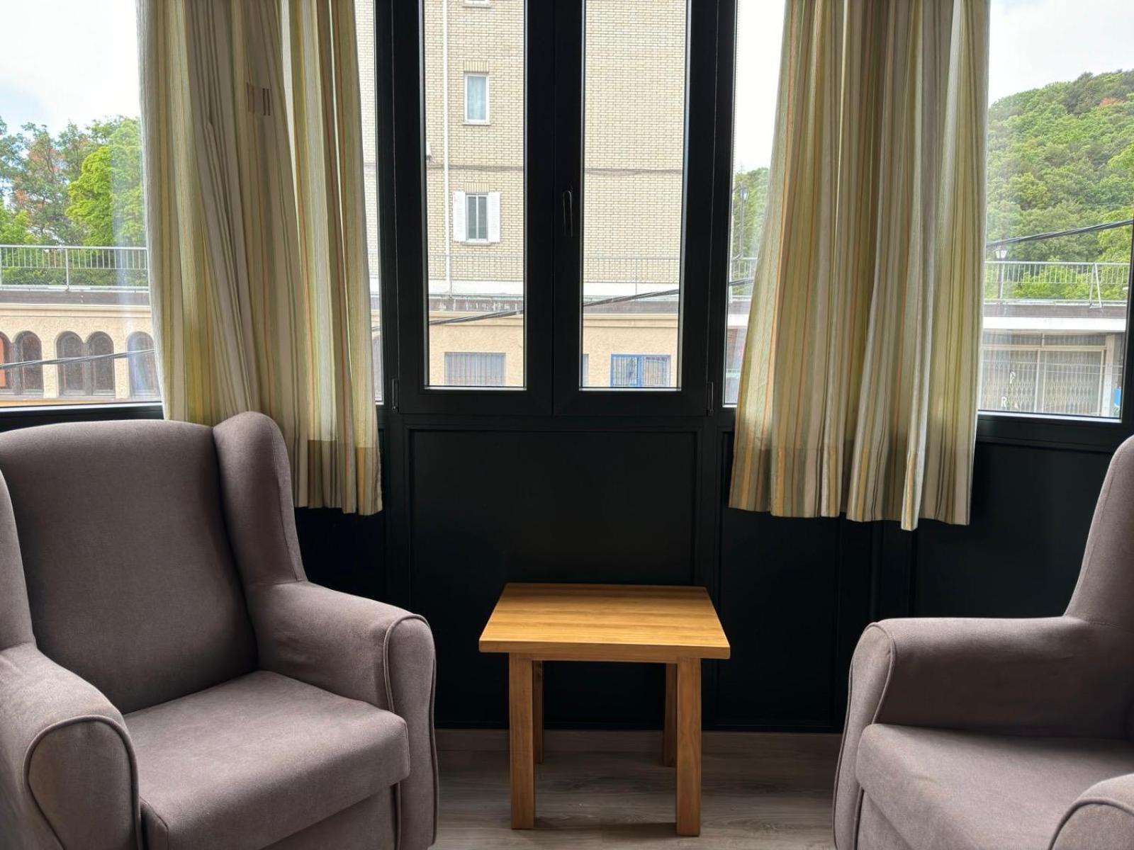 Hostal Aribel Longinos Серседилья Экстерьер фото