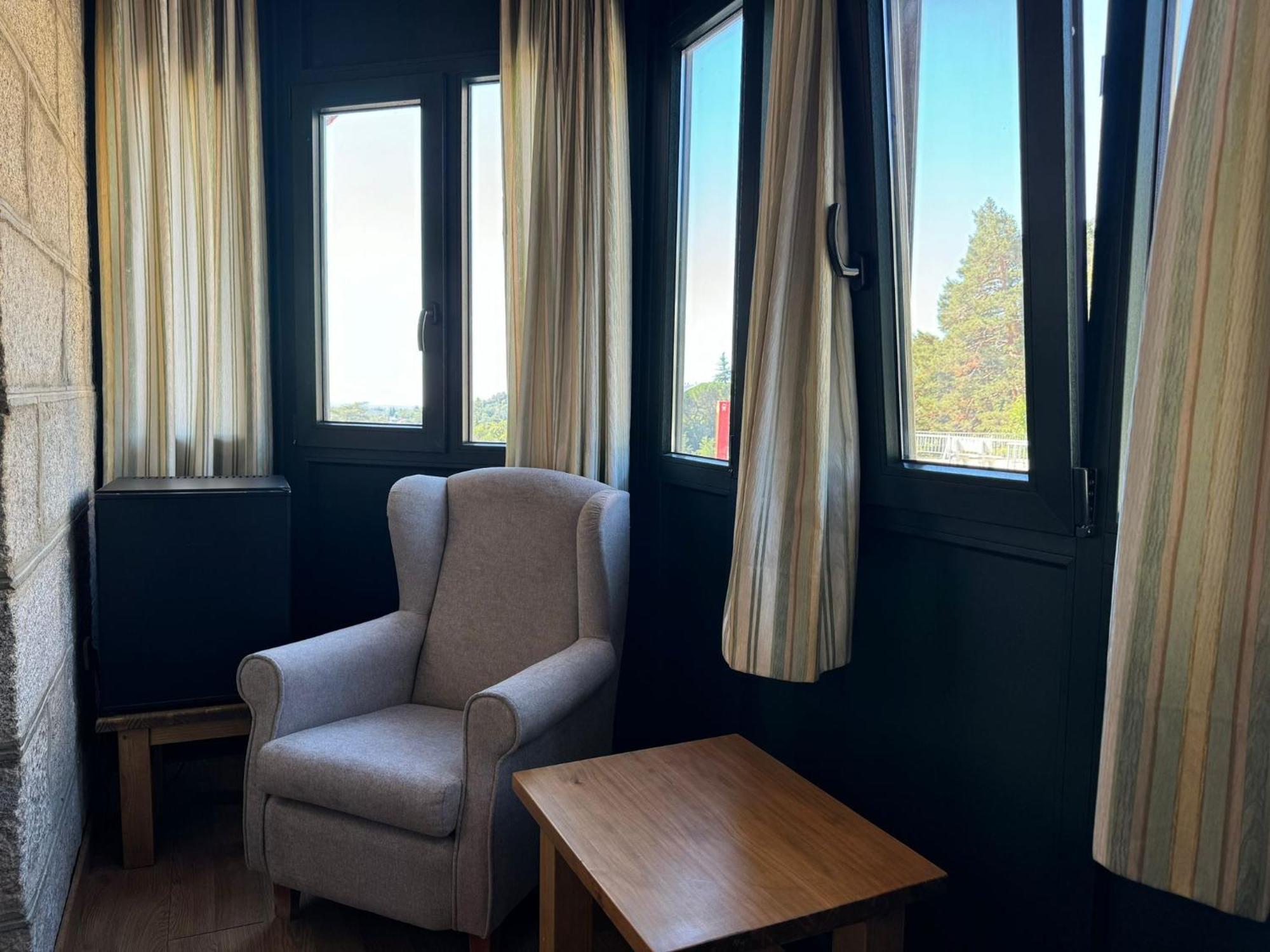 Hostal Aribel Longinos Серседилья Экстерьер фото