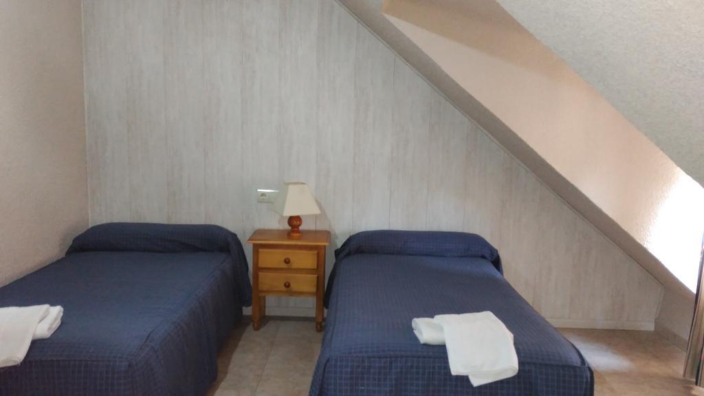 Hostal Aribel Longinos Серседилья Экстерьер фото